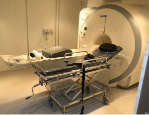 MRI COMPATIBLE STRETCHER